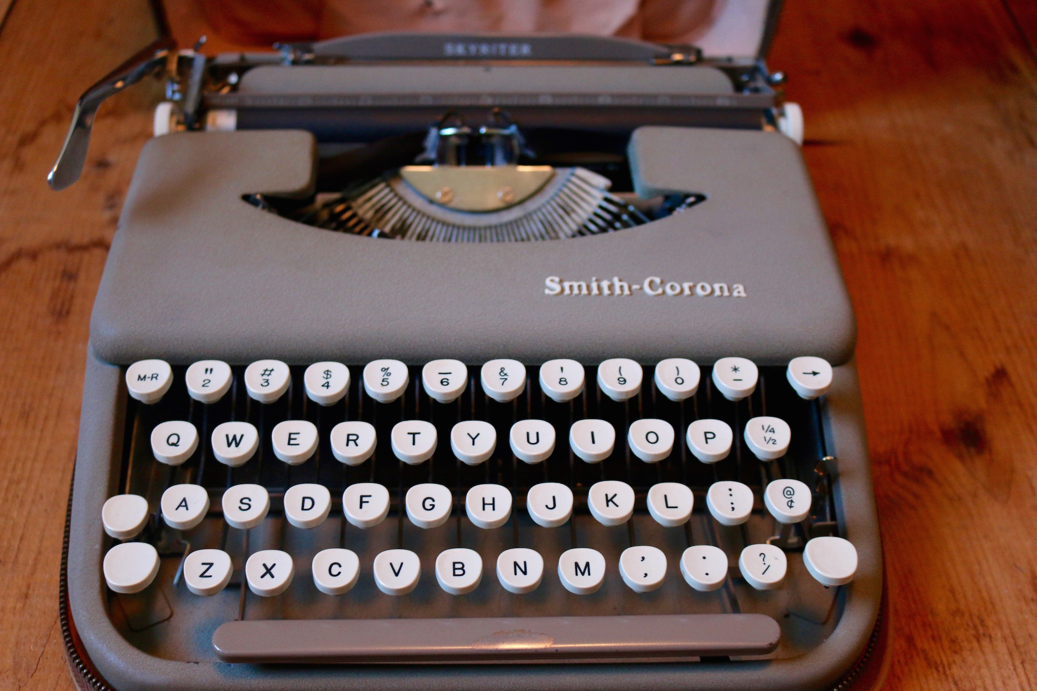 1950s_american_smith_corona_skyriter.jpg