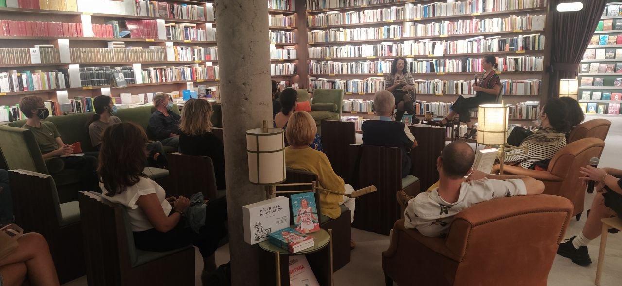 Kristen Ghodsee at Finestres Bookstore Barcelona 2021 3