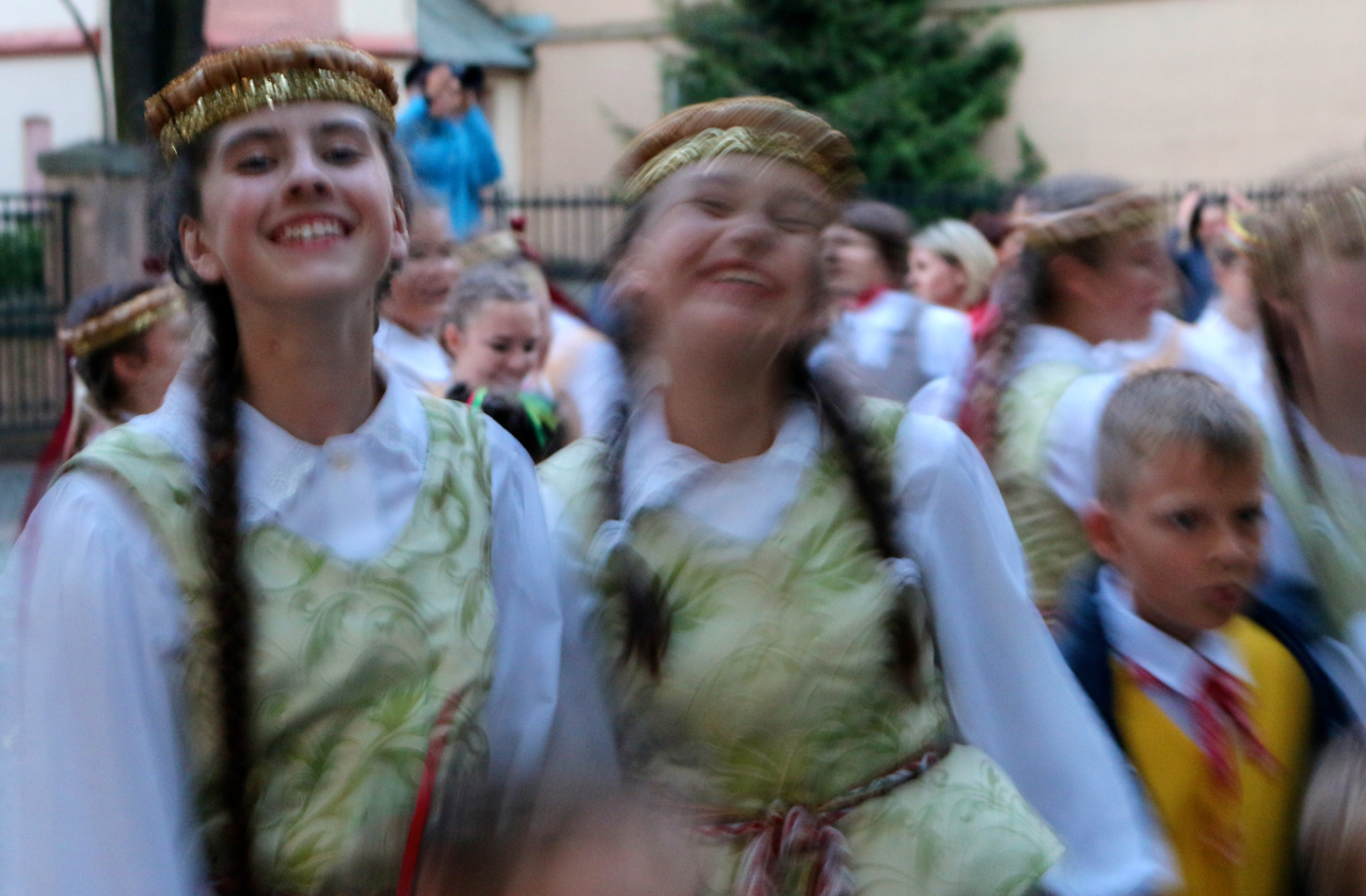 lithuania_dancers_15.jpg