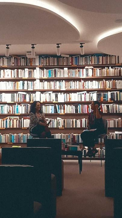 Kristen Ghodsee at Finestres Bookstore Barcelona 2021 4