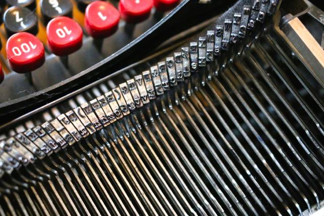 typewriter_innards_3.jpg
